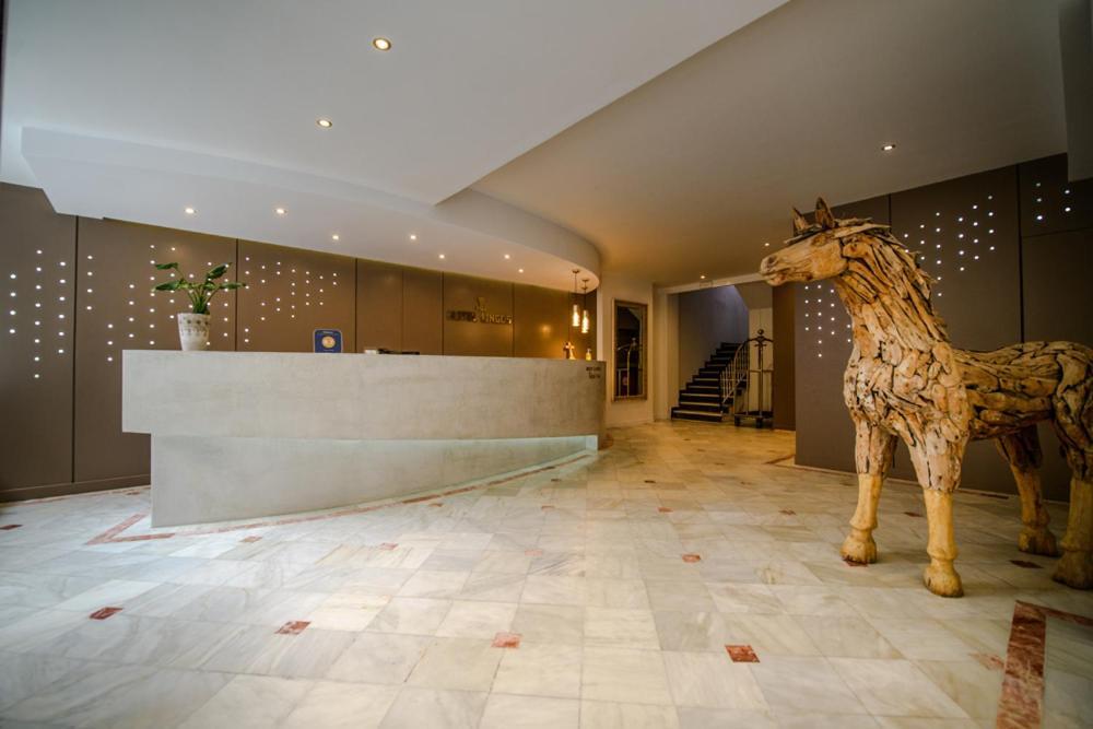 Lingos Hotel Флорина Екстериор снимка