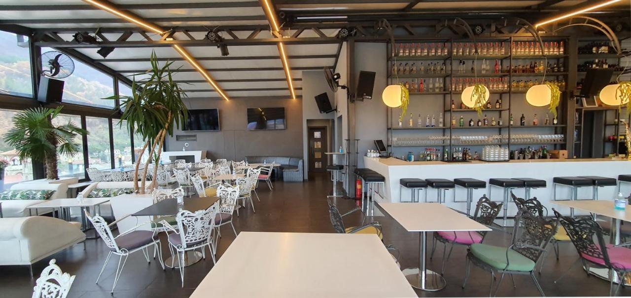 Lingos Hotel Флорина Екстериор снимка